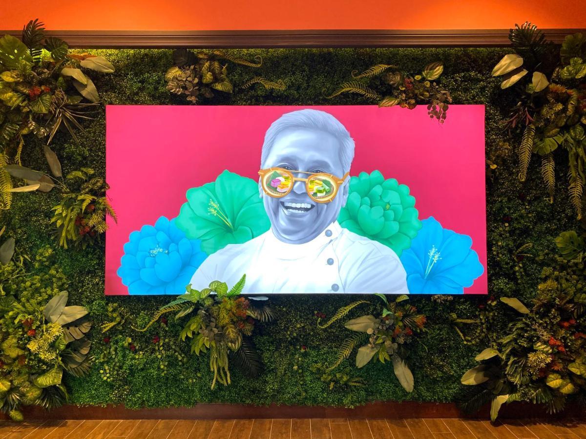Bangi Resort Hotel Bandar Baru Bangi Exteriér fotografie A portrait of Chef José Andrés at the 2019 James Beard Awards
