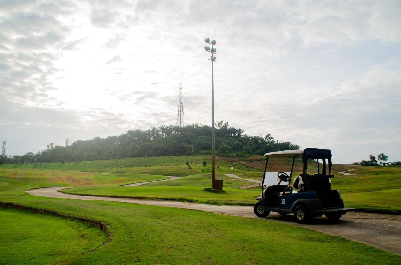 Bangi Resort Hotel Bandar Baru Bangi Exteriér fotografie Golf cart at the 2007 PGA Championship